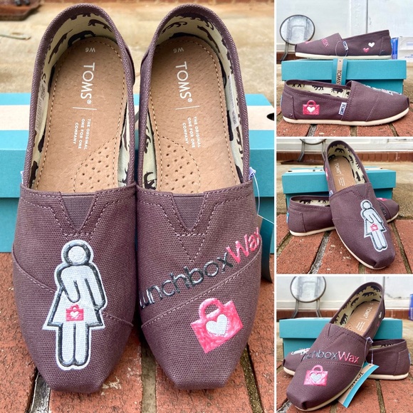 LunchboxWax custom hand-painted TOMS - Picture 1 of 5